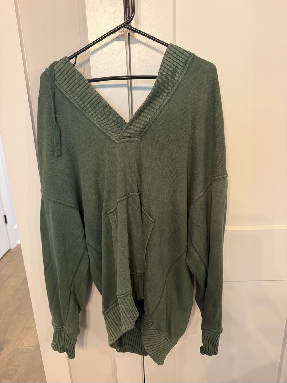 Aerie Olive Green V-Neck Cozy Women's Sweater Hoodie